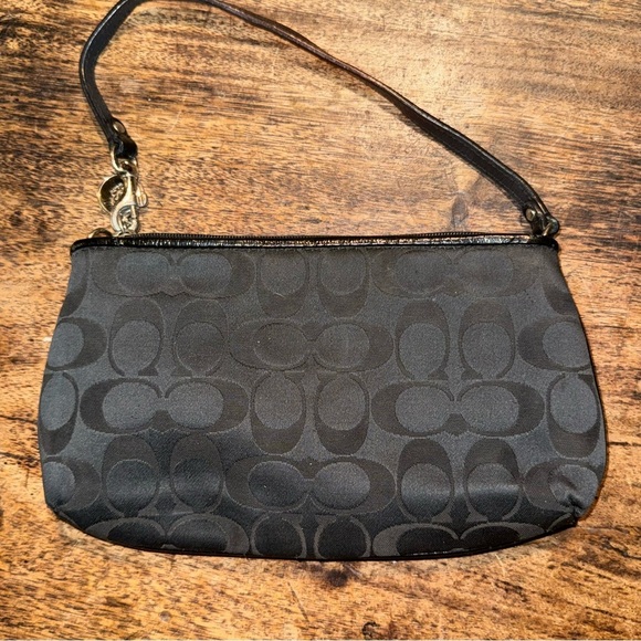 Coach Black Signature Wristlet Clutch with Leather Trim hang tags attached - Picture 9 of 16